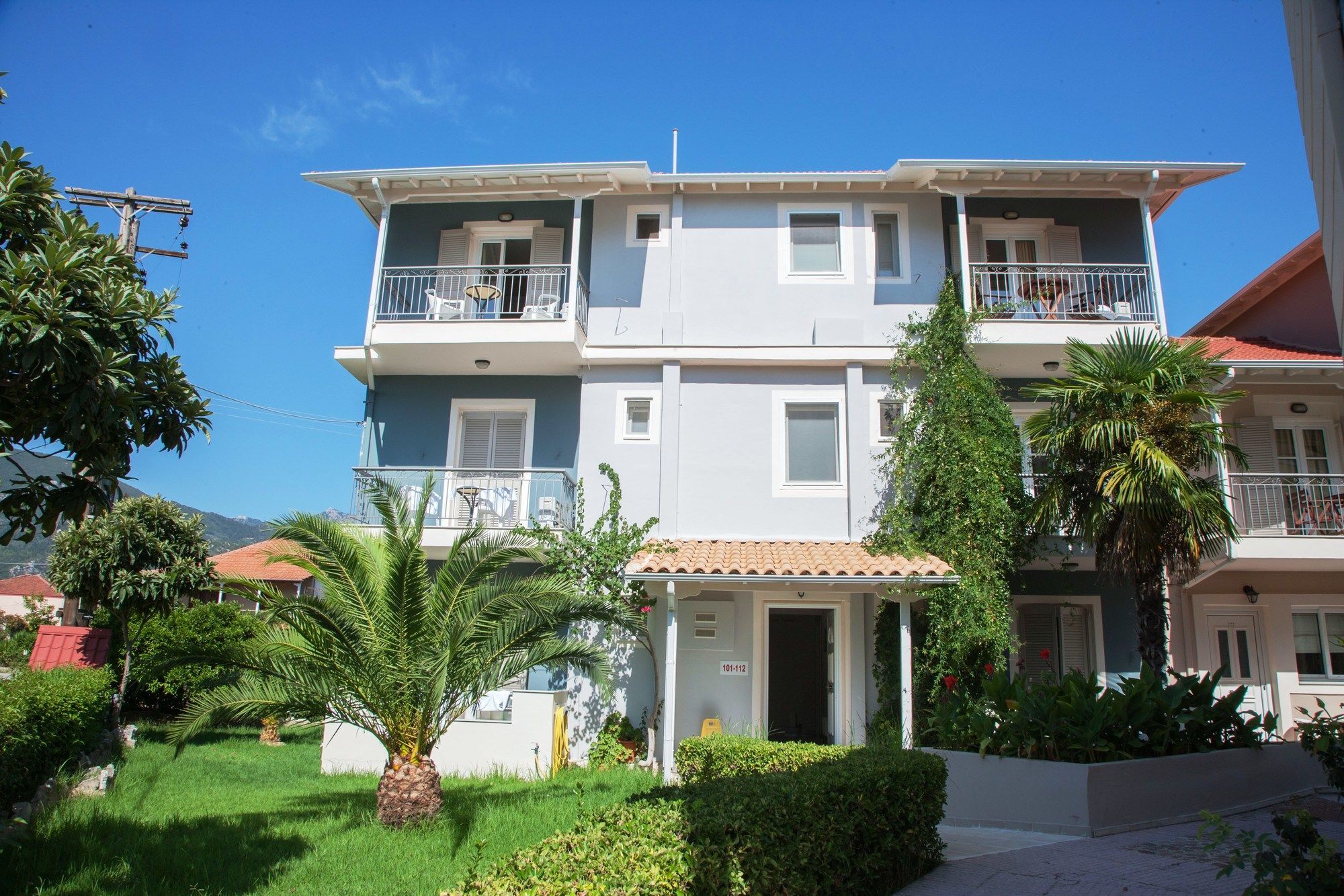 G George Apart Otel